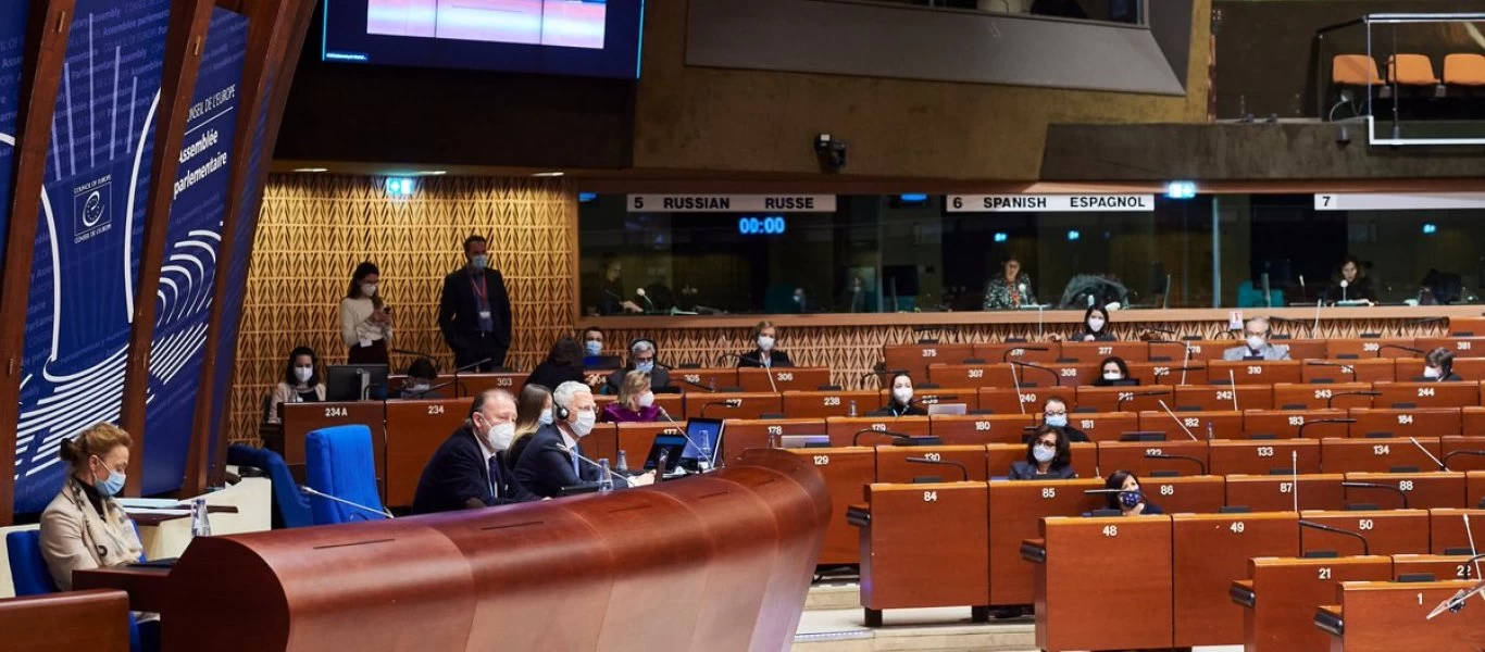 Το Συμβούλιο της Ευρώπης απορρίπτει κάθε μορφή υποχρέωσης σε εμβολιασμό